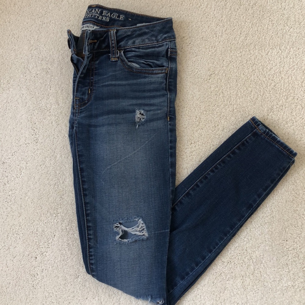 American Eagle super stretch skinny jeans. Size 2 short.
